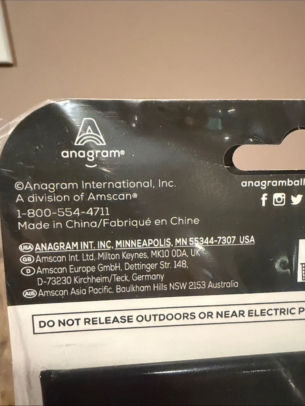 anagram new 34”h
